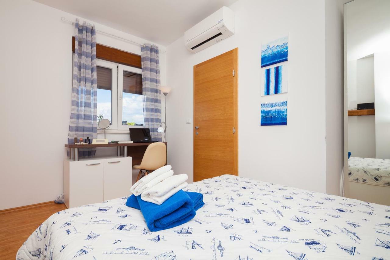 Luxury Apartment With Private Rooftop Terrace Pula Exterior foto
