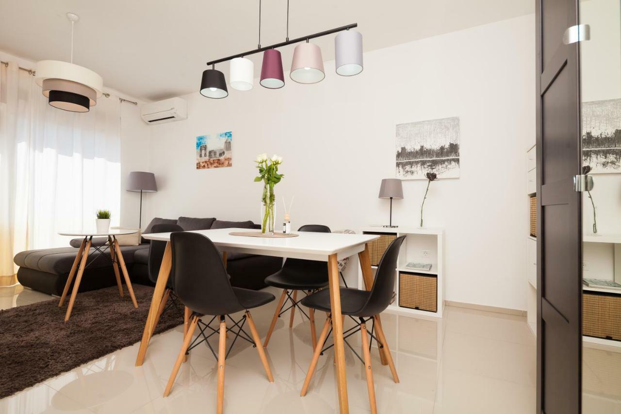 Luxury Apartment With Private Rooftop Terrace Pula Exterior foto